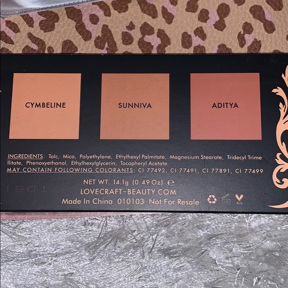 Lovecraft Bronzer Palette & Complex Culture Brush - Picture 2 of 4